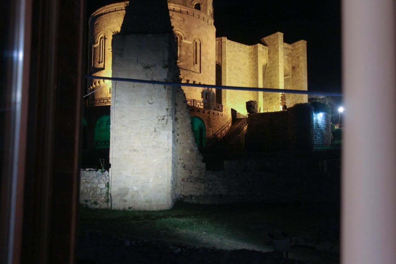 Diffuso , Inside Castle