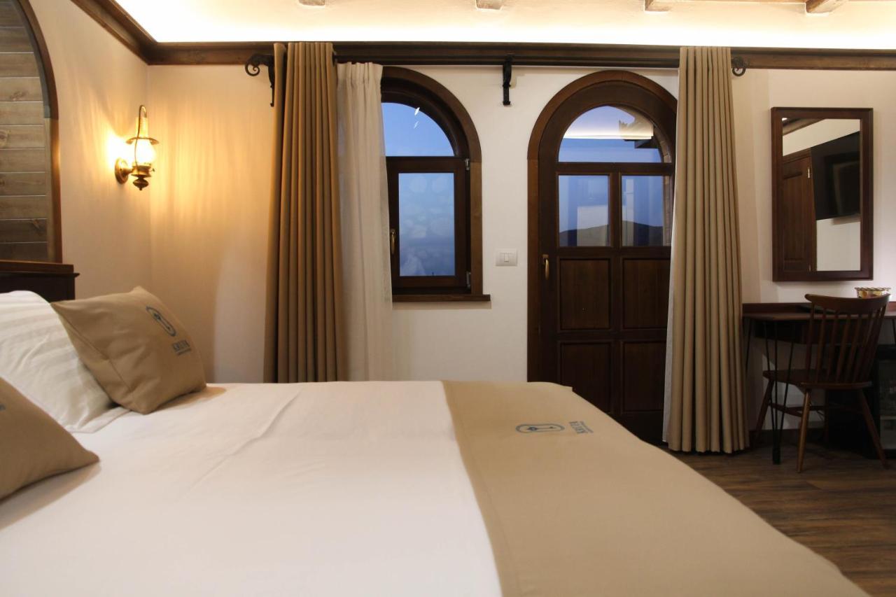 Hotel Diffuso , Inside Castle