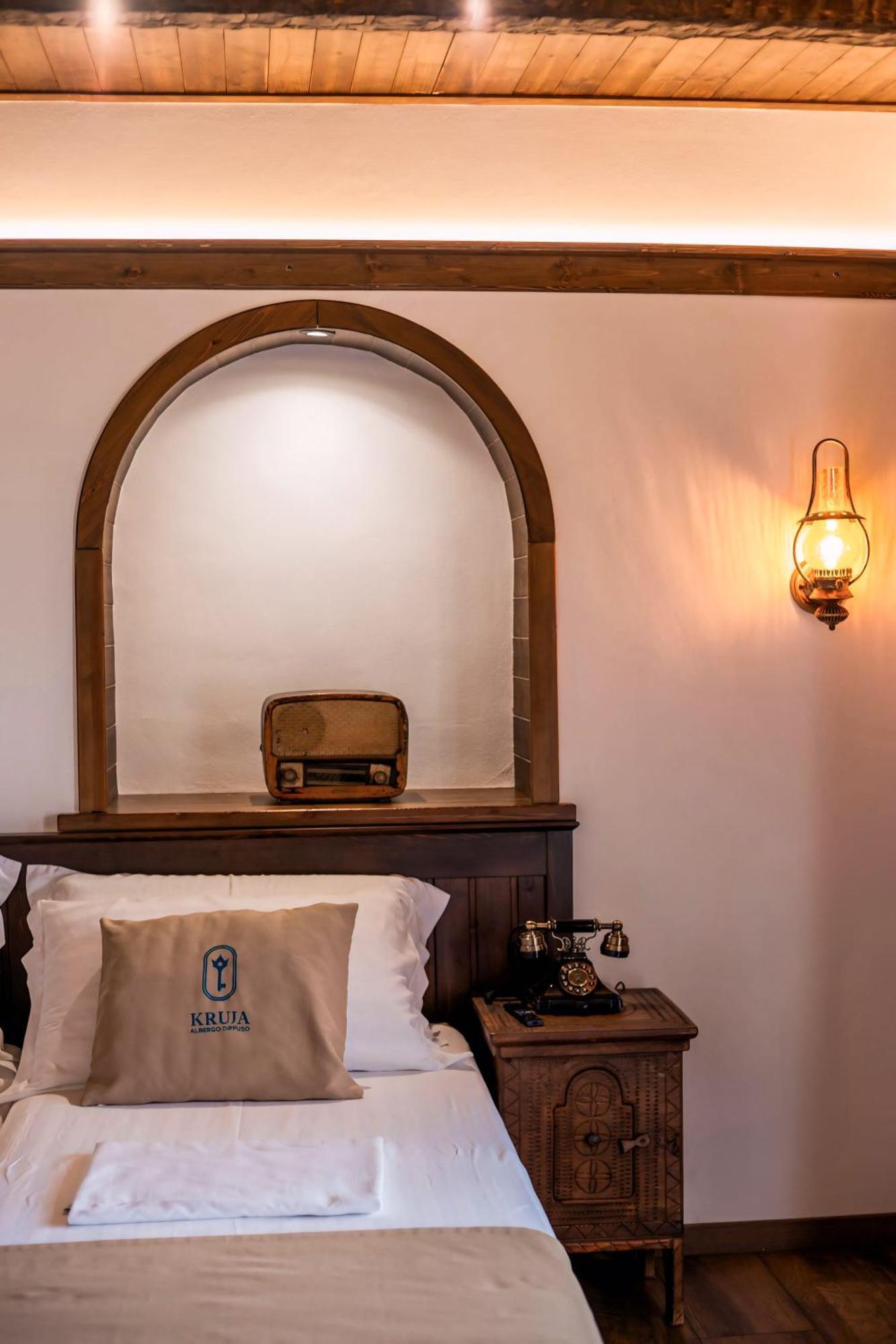 Diffuso , Inside Castle Hotel Krujë