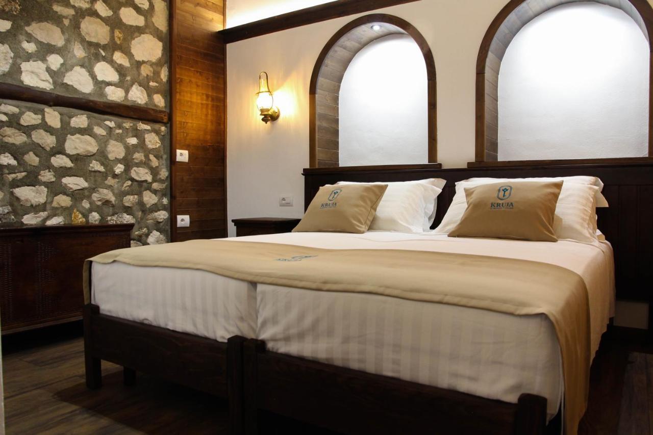 Diffuso , Inside Castle Hotel Krujë