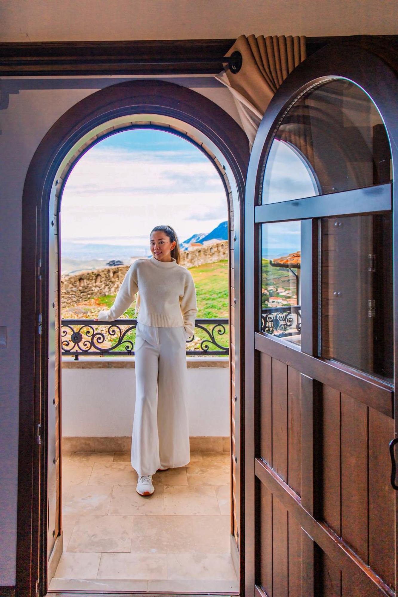 Hotel Diffuso , Inside Castle